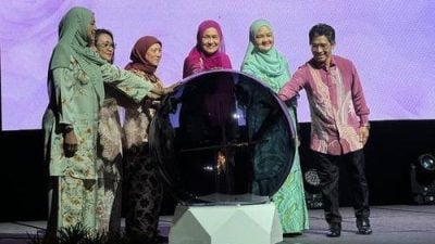 南茜提醒年轻妈妈 引导孩子慎用科技