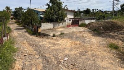 连月豪雨咬山洪暴发　道路受损民宅被泥水涌入