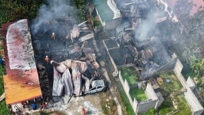京那律火灾毁3屋  及时灌救免蔓延