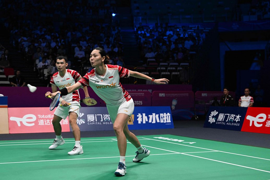 2025年苏迪曼杯羽球赛| 印丹混双比赛争议  印尼球迷咒骂丹球员