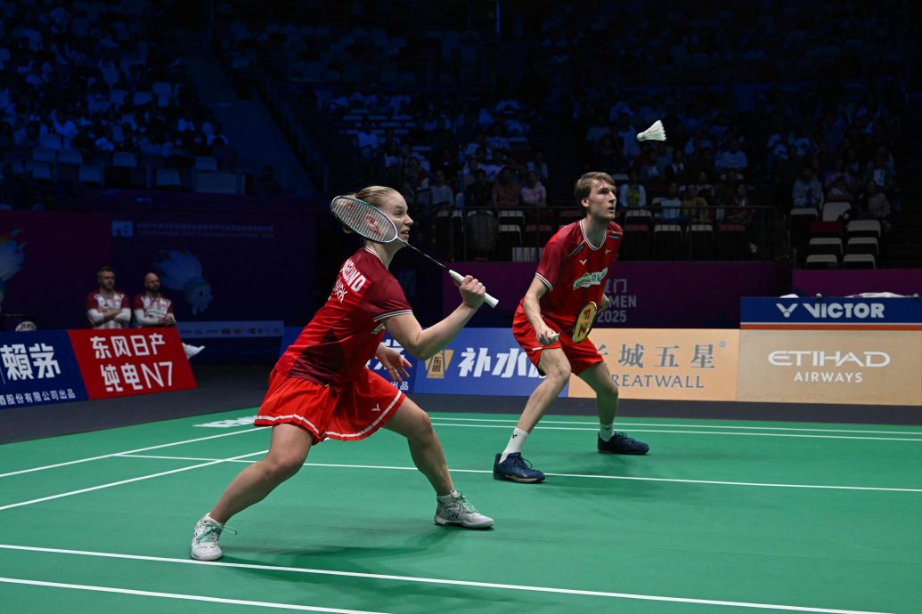 2025年苏迪曼杯羽球赛| 印丹混双比赛争议  印尼球迷咒骂丹球员