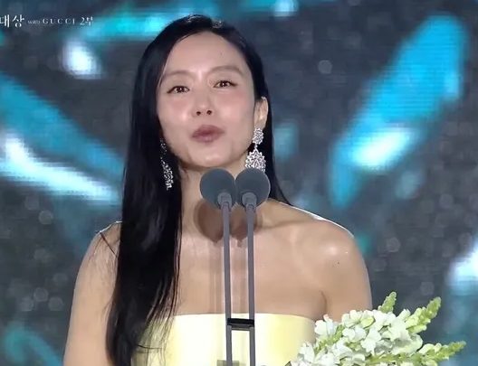 2025百想 | 曹政奭“扮女装”得影帝慌了 全度妍击败宋慧乔5度封后