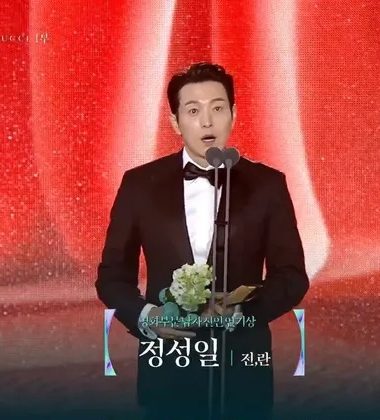 2025百想 | 曹政奭“扮女装”得影帝慌了 全度妍击败宋慧乔5度封后