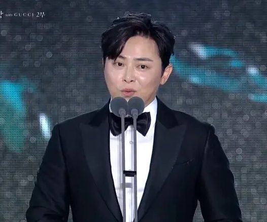 2025百想 | 曹政奭“扮女装”得影帝慌了 全度妍击败宋慧乔5度封后