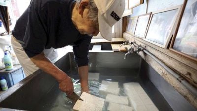 Old tofu shop in Tokyo makes presence felt in business district