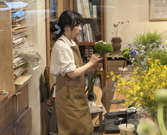 25岁正妹卖“小狗花束”月入1.76万令吉万　笑称：一天要接上百单