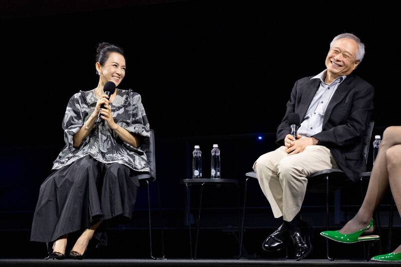 25年后等到李安的拥抱 章子怡：这就是爱