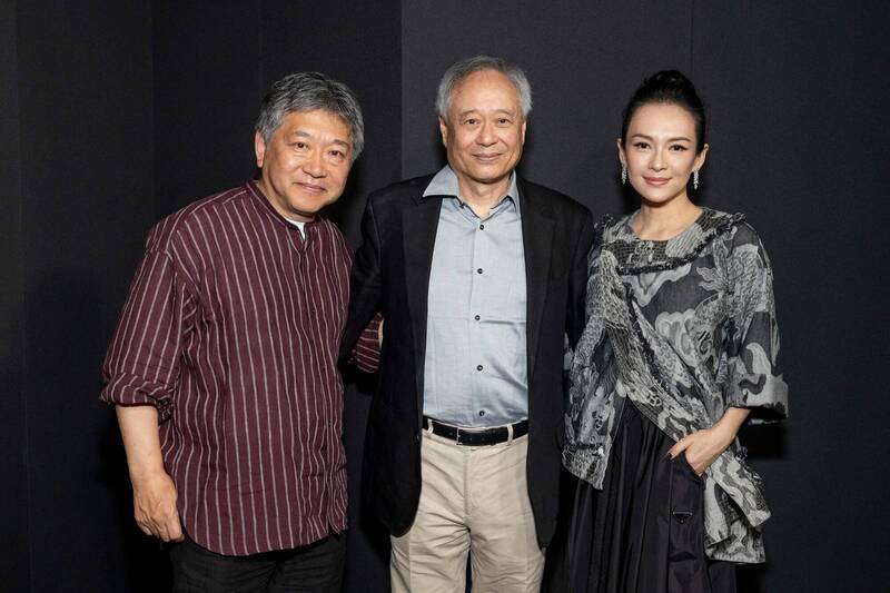 25年后等到李安的拥抱 章子怡：这就是爱
