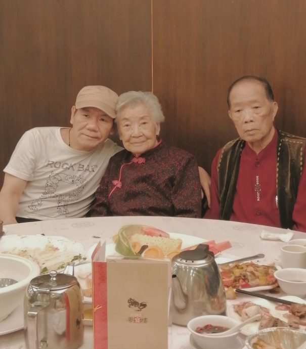 2年痛失双亲 赵传母亲节前夕丧母