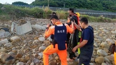 2中国男搭橡皮艇偷渡　台湾桃园海滩上岸自首