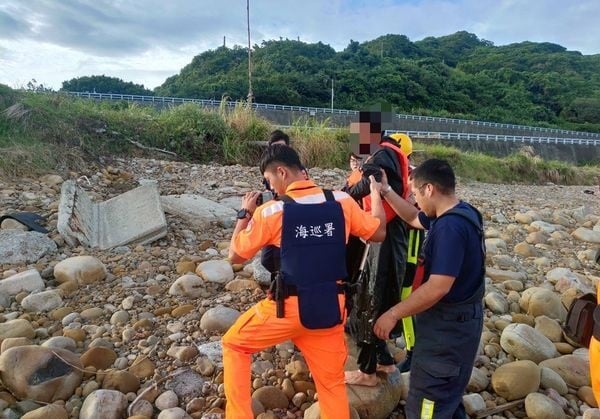 2陆男搭橡皮艇偷渡 桃园海滩上岸自首