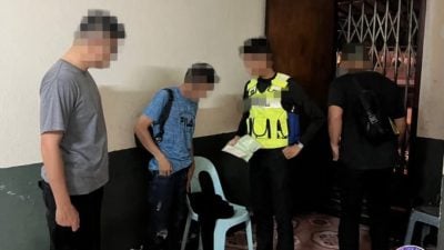 笃警逮66岁本地男  起大批非法药物保健品