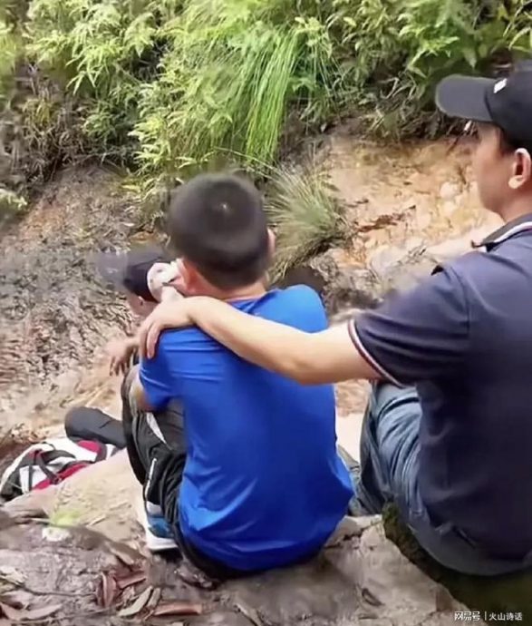 37岁女子崖边拍照坠亡 两未成年子目睹全程