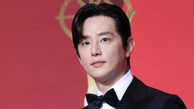 42岁权律524娶圈外女友 低调办婚礼