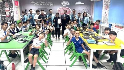中英连线中国印尼 3囯小学生大展AI创新力