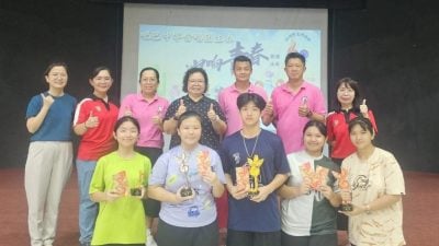 吧中唱响青春歌赛  侯琻鹏摘冠