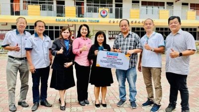 资助丹中舞蹈团出赛  人民银行基金会捐1万