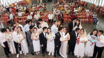 520，我爱你！怡精武12对新人结连理