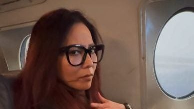 左眼布满血丝 滕丽名惊爆视网膜脱落