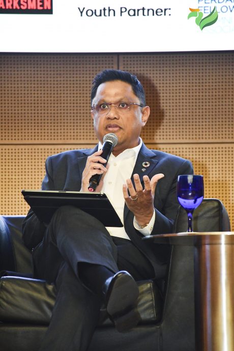 (5月19见报) 碳经济时代系列二| 减碳更花钱？银行界解谜