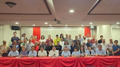 庇新协大会颁学优金　 23会员子女领奖