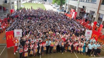 大马麦当劳到古城 与育民小学共庆教师节