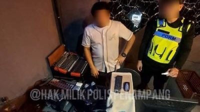 警方突检无牌娱乐场所逮捕经理
