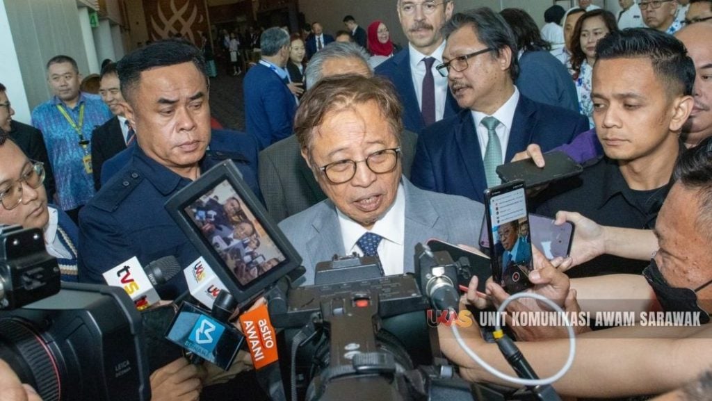 砂政府拟资助  记者出国上课