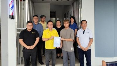 店屋17单位电缆被盗.业主求助集体报案