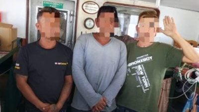 无法出示合法文件．海事局扣1拖船3船员