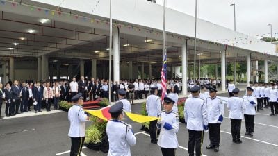 阿都拉曼：各界推动可持续发展 . 打响美里国际名声