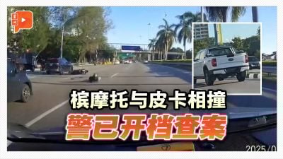 槟摩托与皮卡相撞 警已开档查案