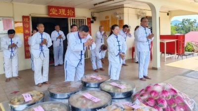 文冬美律谷黄老仙师拾理堂周年庆典 捐8团体7500令吉