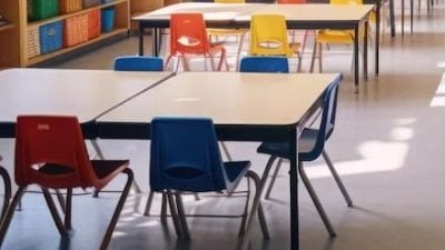 5岁男童留校车内死亡 幼儿园承诺配合调查