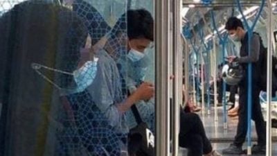上班族夜间仍在轻快铁上拼搏 网民：雪隆生活“硬” 难喘息