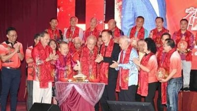 吴添泉：不利国家医疗体系 政府速介入阻医保飙涨