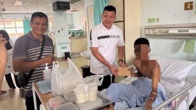 邱文正：保障学生安全 校外应设斑马线红绿灯