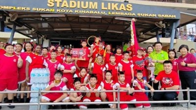 里卡士乐育运动会 红队技压全场