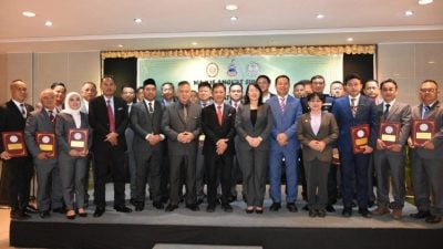 古达18市议员就任 佐津提醒认真履职