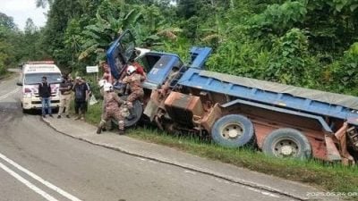 牙科团队出诊遇车祸 客货车7人捡回一命
