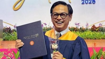 义安理工学院优异成绩毕业 52岁周崇庆拟赴国大续圆梦