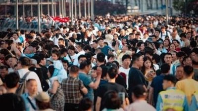 上海“五一”长假现人潮 预估出入境客流增3成