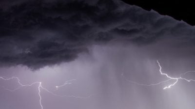 今日中午前或有雷雨强风！气象局对多州发警报促防范