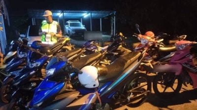 文冬警方严捉非法改装摩托车
