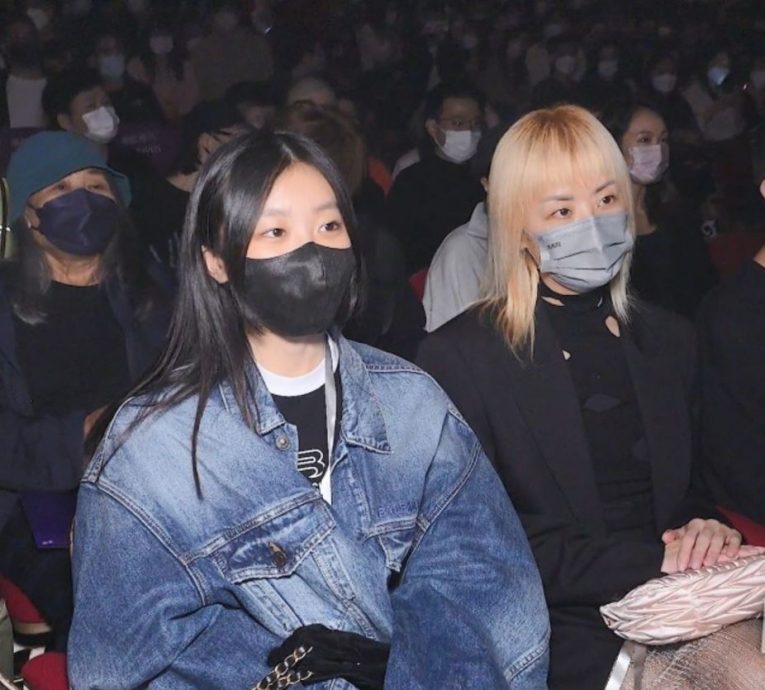 “不顾爸反对”决心出道唱歌 陈奕迅爱女加盟华纳音乐