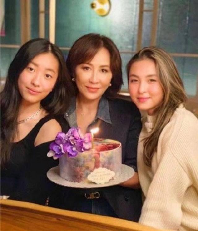 “不顾爸反对”决心出道唱歌 陈奕迅爱女加盟华纳音乐