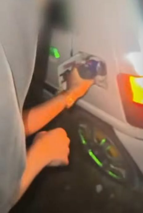 “因为不忍心，我回头了” 青年深夜援助抛锚母子