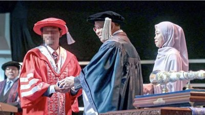 “铁窗下的博士梦” 坐牢23年  他用知识照亮重生之路
