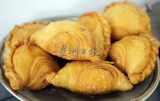 “飞来这里只为吃椰浆饭” 英汉因MCO爱上大马美食