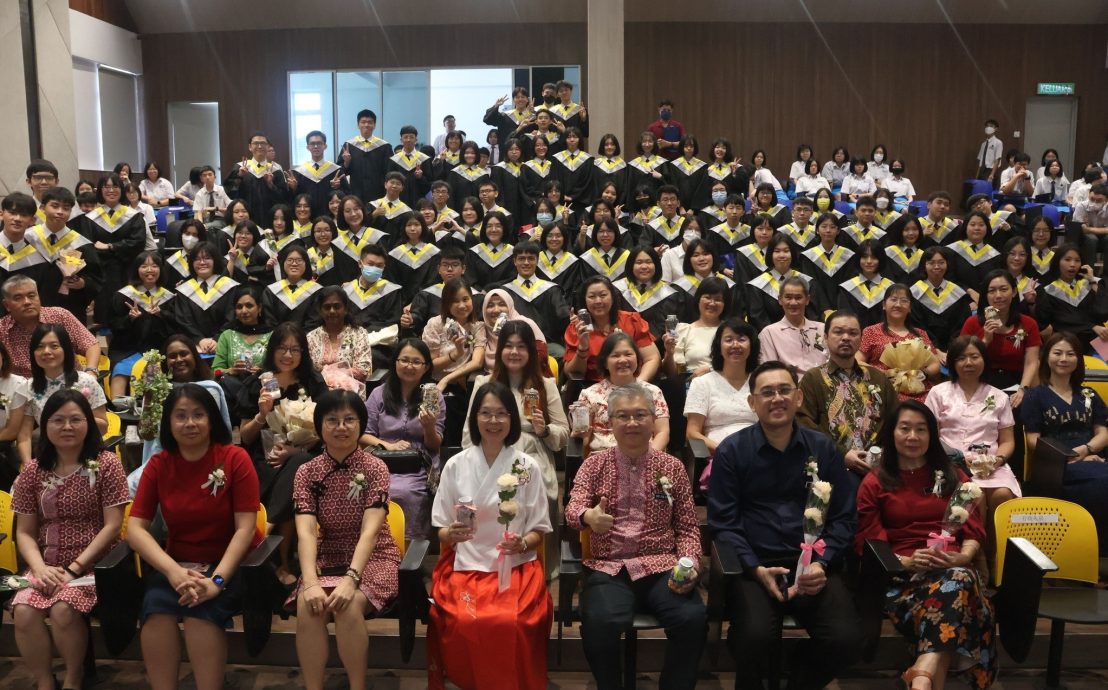 ★供上网 年轻人版/(大北马)学海学记/大山脚日新中学(大学先修班优异成绩颁奖典礼)